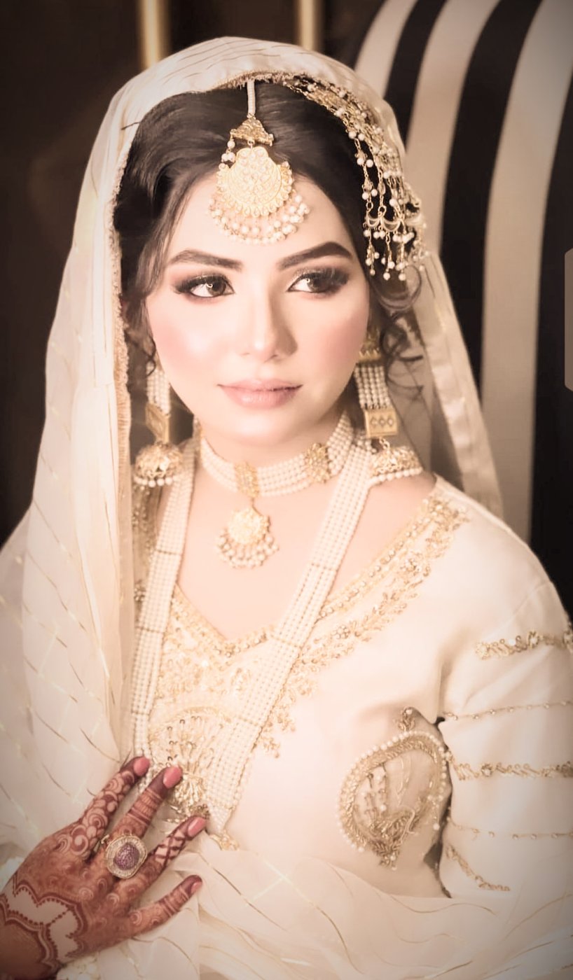 Bridal makeup by Sumaira Naeem