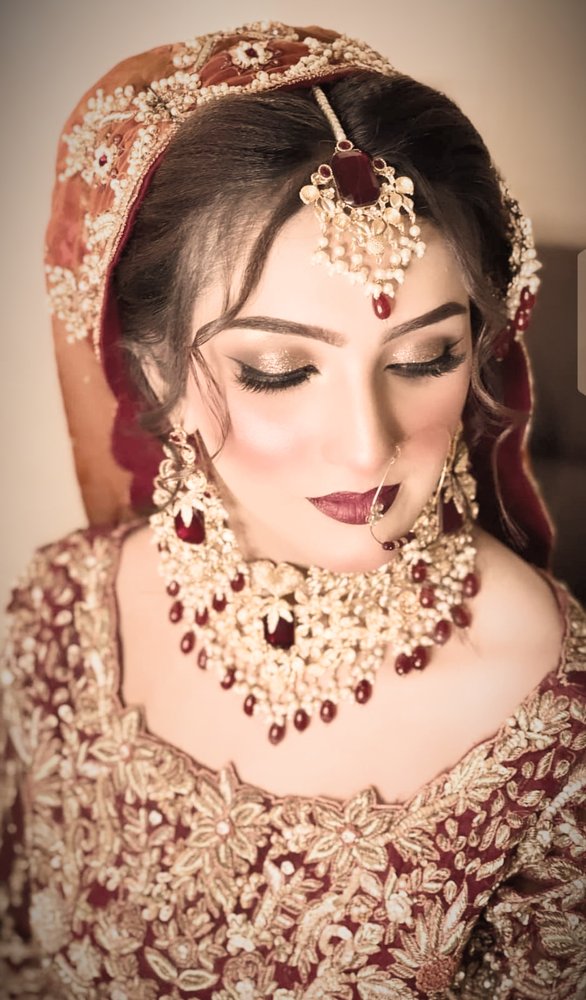 Bridal makeup artistry